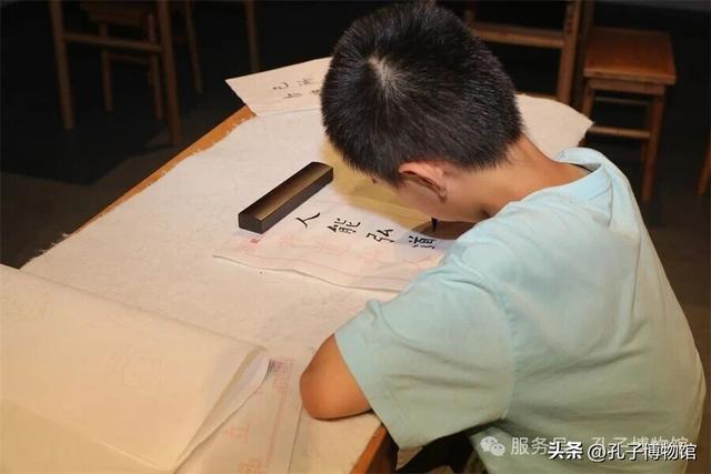 国庆首日孔子博物馆人气旺，多样活动精彩纷呈