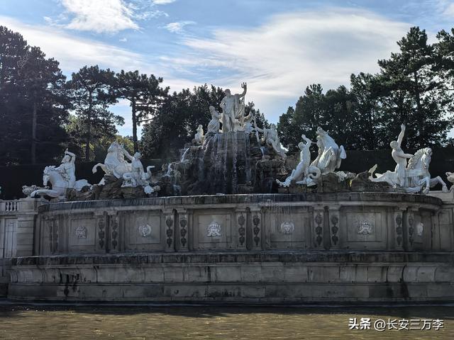 欧洲行第8天：看茜茜公主美泉宫宏伟壮丽 见维也纳内城区热闹非凡
