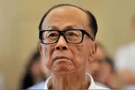 DeepSeek：综合客观介绍李嘉诚和他旗下的香港长江和记实业图片