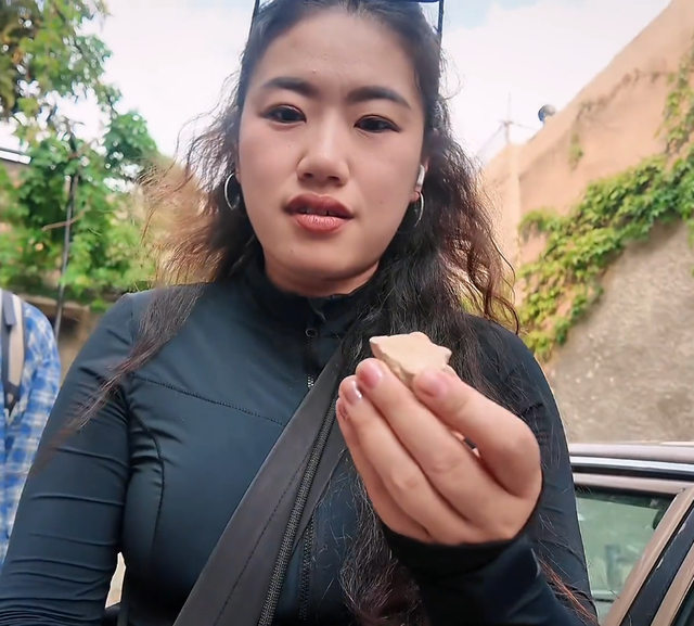 女博主环球旅行，身材好竟被外国男骚扰，正面硬刚网友直呼过瘾