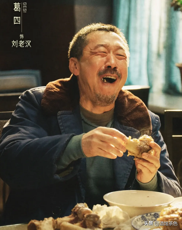 终于熬出头！出道19年没火，如今演《老舅》红了，儿子也为他争光