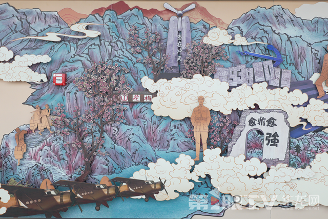 赶飞机也能赏壁画 重庆江北国际机场景观又上新了