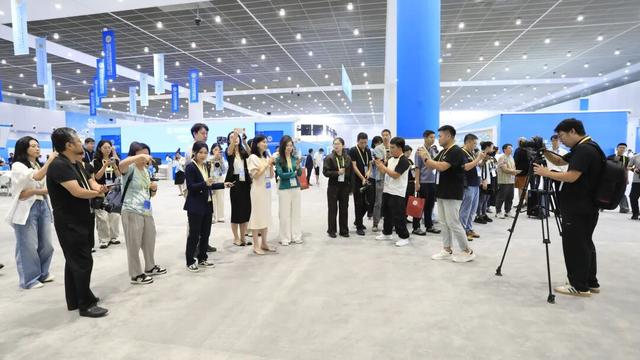 上合之约，津门盛启：科技与文化交融点亮峰会新闻中心