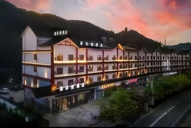 来普洱看“滇超联赛”，住哪更有性价比？丨看滇超 品普洱