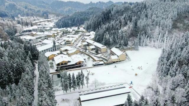 热“雪”以待！坪坝营嬉雪乐园抢先剧透​