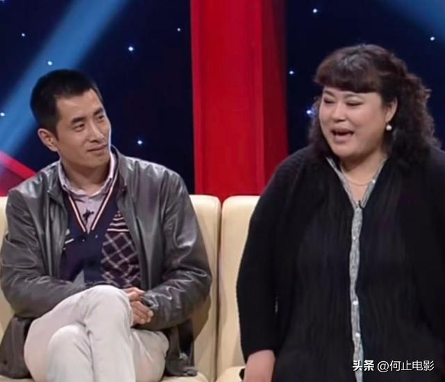 经历三次婚姻，老公一个比一个小，如今患癌，53岁与女儿相互依靠
