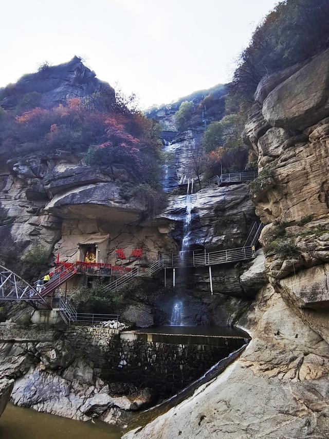 南行漫记：从卢氏走陕西S101红叶大道到南五台服务区露营