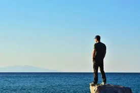 真正活得清醒的人：不信运气，只信因果图片