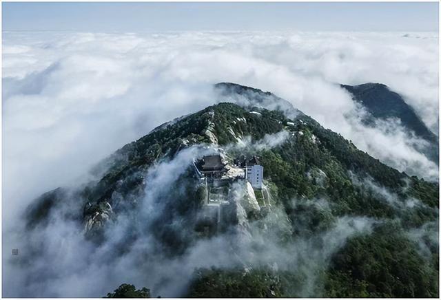 错峰出行此刻的九华山，既有夏末的酣畅，又有初秋的温柔