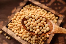 熬猪油，只放盐是外行，切记多放这2样，又白又香，久放不坏图片