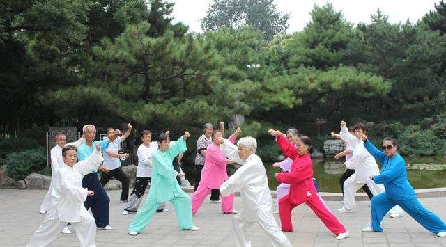 这“6种”锻炼方法，根本不适合老年人！医生：越练身体越差！