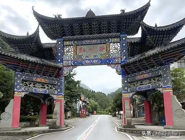 成都周边清凉胜地，三伏天穿长袖，吊桥、瀑布、栈道，不要门票！