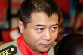 乒坛王涛：57岁身形消瘦，军阶高于刘国梁，麾下弟子也是奥运冠军图片