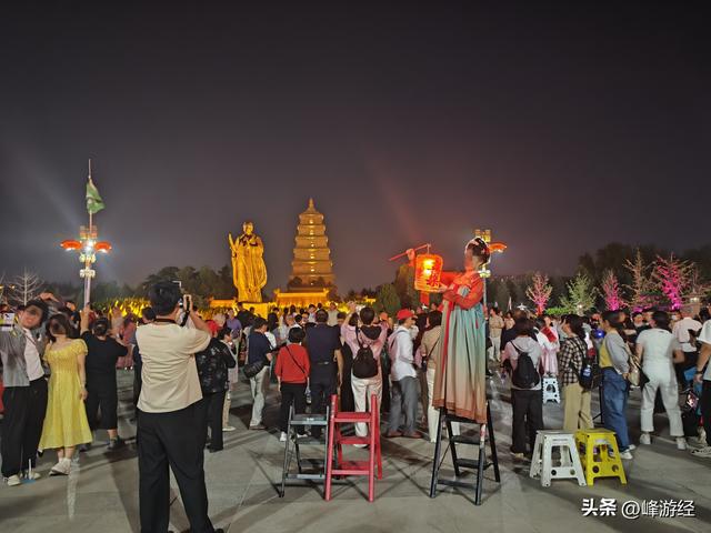 大唐不夜城，地摊文化天花板，估计大唐也没这么热闹