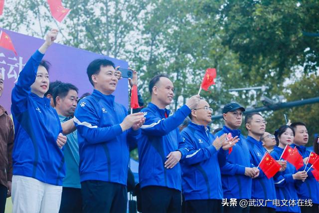 “祝福祖国 追梦东湖” 武汉东湖以水陆联动盛典喜迎双节