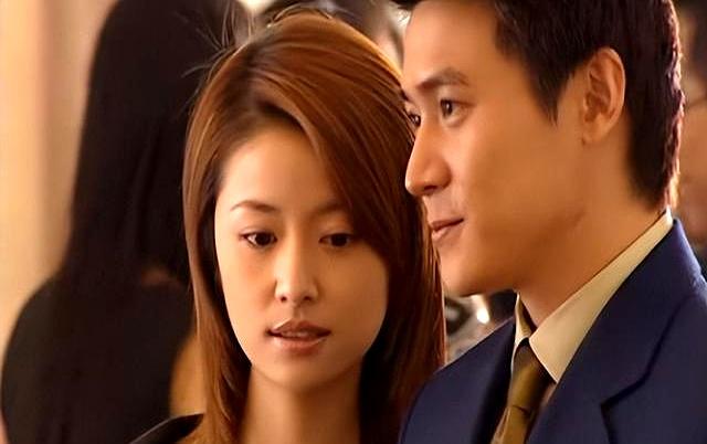 主题曲火爆全国	，收视率比肩《新闻联播》，陆毅林心如才是白月光