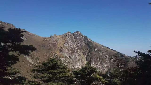 秦岭山脉，海拔超过2000米的山峰有哪些