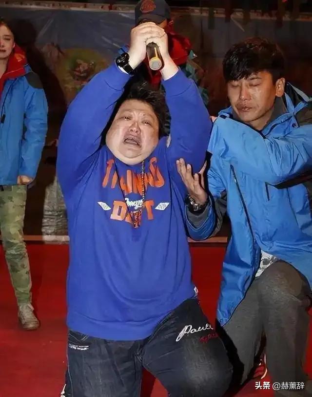 “骗”了30年，韩红亲爹居然是他？难怪没人敢惹，这身份太惊人！