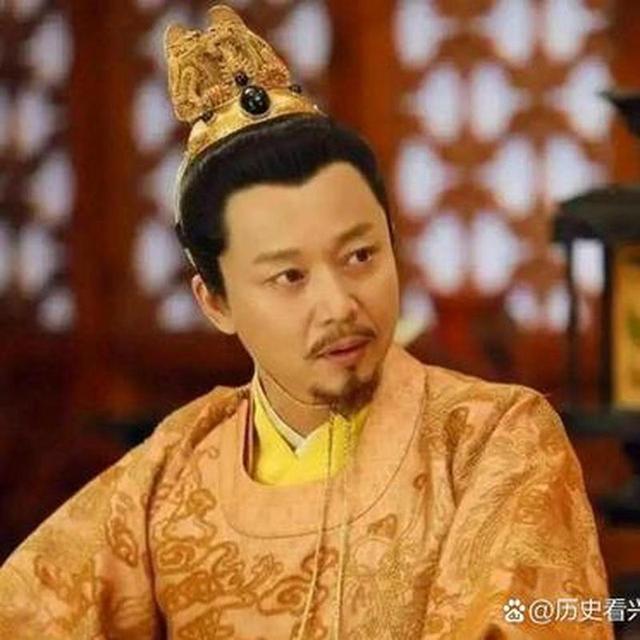 太子朱见深在洗澡，乳娘进来加水，他邀请共浴，乳娘竟同意了！