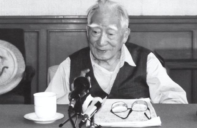 2004年，薄一波96岁生日，聂力带小外孙去看望：快给太爷磕头