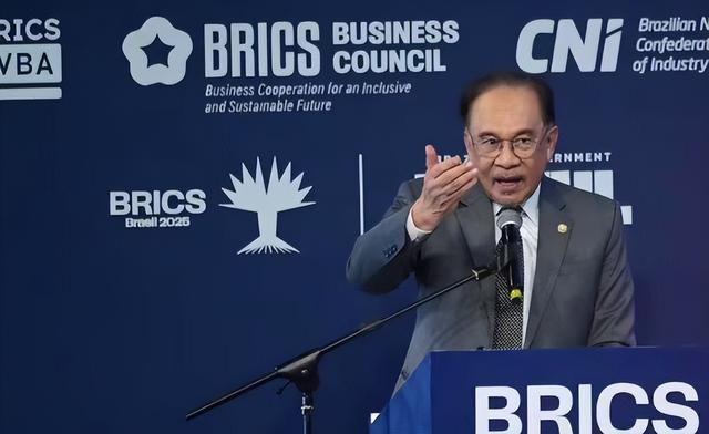 特朗普果然是有备而来！美国连签3份协议，东南亚3国同意出口稀土，中方必须提高警惕！