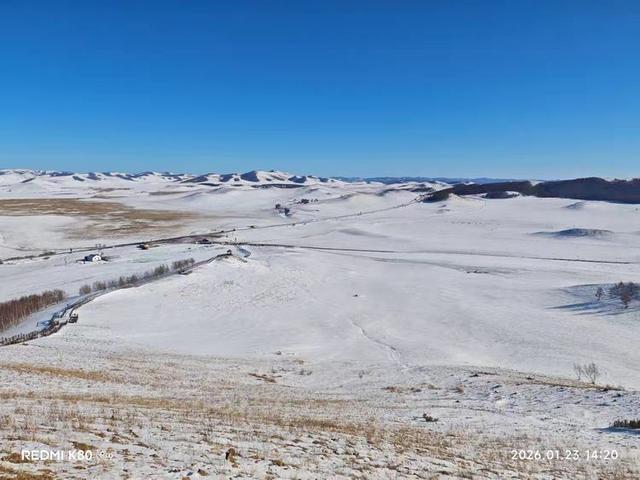游览乌兰布统影视外景基地