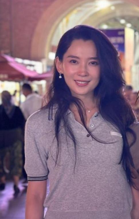 离婚两年后，46岁章子怡再次官宣喜讯，这一次森林北输得彻底