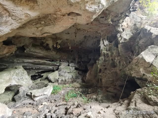 寻找一个最为艰难的躲匪洞，我难到达，土匪也难以到达