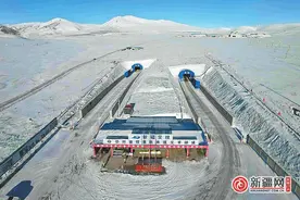 新疆公路建设进入冬季施工期图片