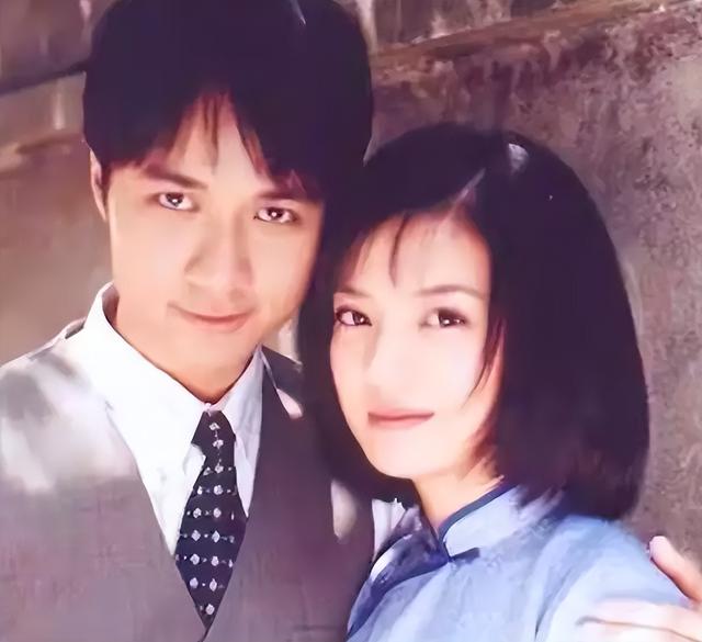 因胃癌去世传闻真相大白半年，49岁赵薇近况曝光	，琼瑶真没说错