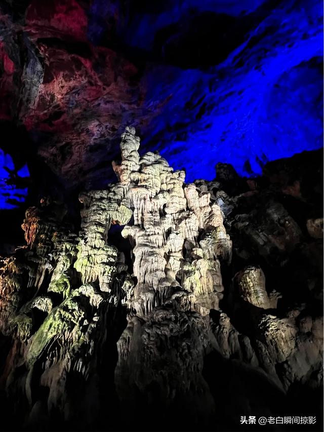 万象洞：藏在半山腰的地下仙宫，距城区12公里，却静候了亿万年