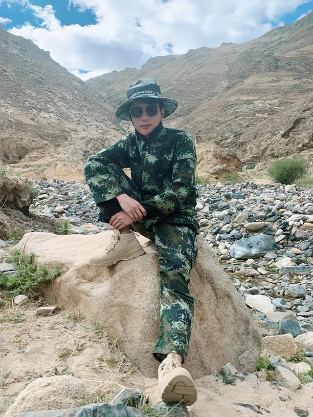 荒野求生挑战赛刷屏！看完之后，谁不想测测户外活几天？