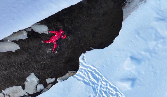 内蒙古呼伦贝尔：冰浮，不一样的冰雪体验