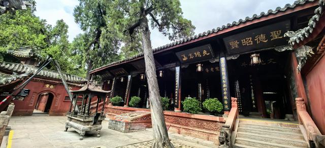 蜀道记行‖从藏在深山的觉苑寺到香火鼎盛的七曲山