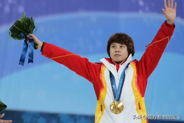 3次被国家队开除，退役11年后再看王濛现状，才明白李琰评价没错