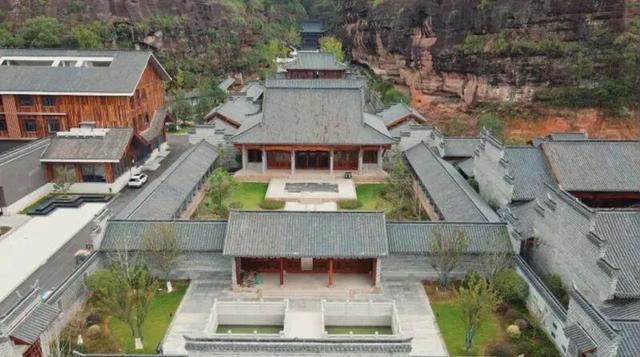 游在鹰潭｜中式美学深度游！山水、烟火、古建玩法全解锁，承包你的诗意周末