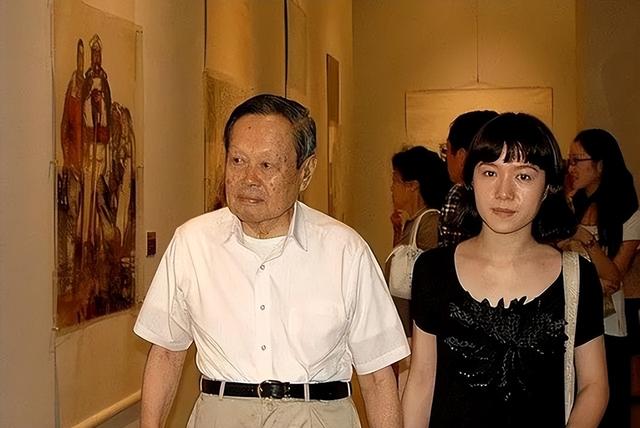 杨振宁妻子翁帆自白：为了丈夫的身体，我16年来都是早睡早起