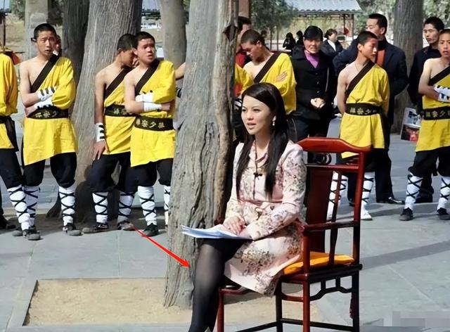 李湘终于不忍了，公开坦白与释永信关系，黑丝亲吻照终于真相大白