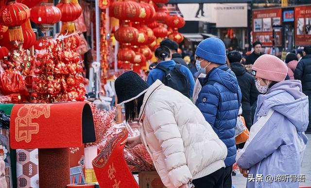 今年圣诞节没人抵制了，为啥还更冷清了？网友：3个原因，很现实