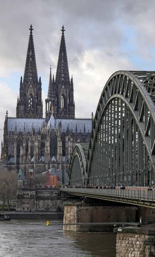 德国和江苏同为8000多万人，2024年德国4.66万亿GDP，江苏有多少