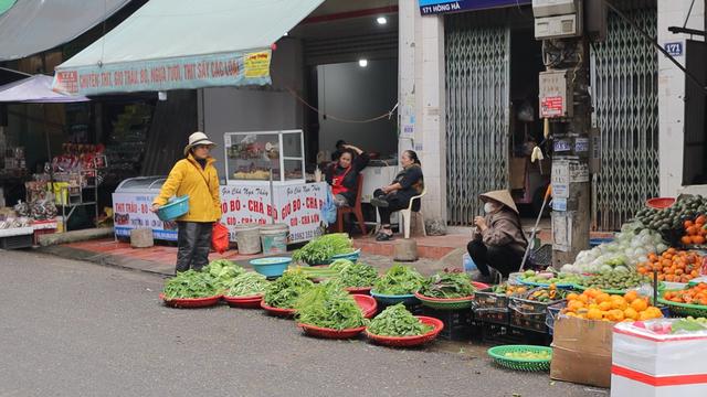 走进越南边境老街省，一桥之隔的中越城市差别有多大，对面是中国
