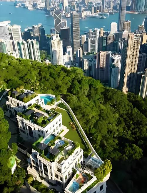 炸锅了！许家印香港山顶别墅惊现巨型“地牢”，真相细思极恐