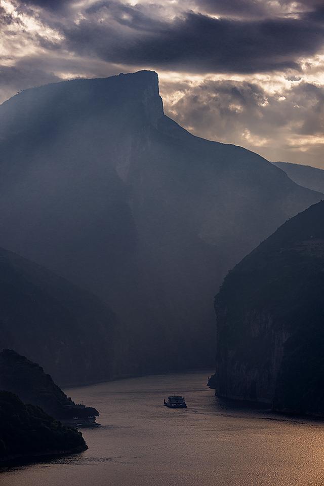 2024深秋四川行16 奉节县夔门大酒店 揽月楼凭栏夔门雄景入画来​