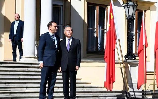 波兰放行中欧班列后，又一国站出来，对华喊话：从我这过运量翻倍