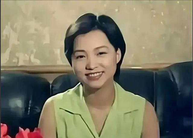 赔了夫人又折兵，从央视一姐到销声匿迹，嫁富豪的董卿失算了