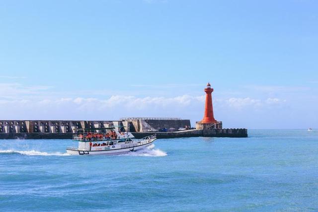 美国人还在做梦？翻出20年前旧历，嘲笑解放军登台难	，战法已大变