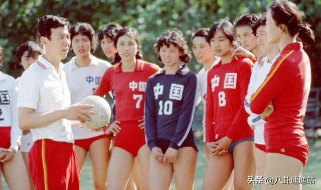 退休四年，65岁郎平再破“天花板”，重回女排传闻终于真相大白