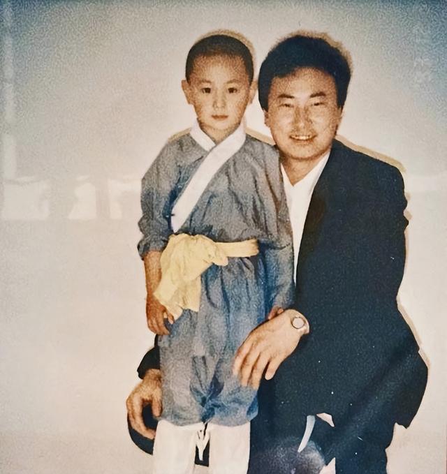 拔萝卜带泥！释永信被抓六天后，释小龙父亲出事，过往黑史全被扒