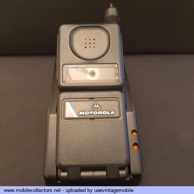 通信历史连载788-世界第一部下翻盖手机-摩托罗拉MicroTAC-1989年