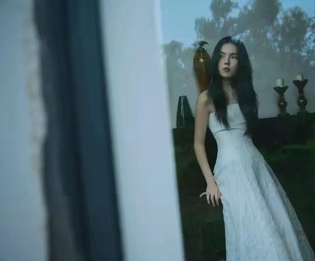 李咏女儿公开恋情！23 岁法图麦晒甜蜜合影，男友家境不俗长相帅气